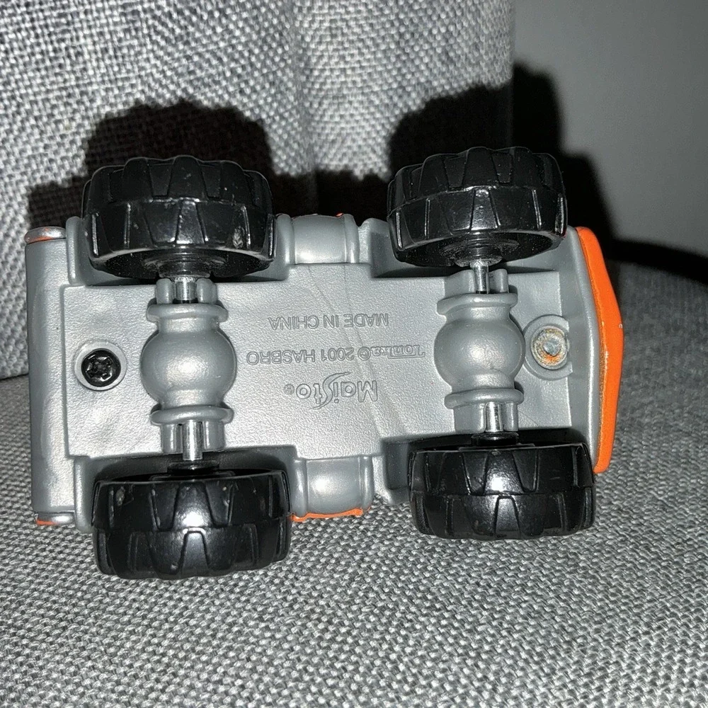 Maisto‎ Lil Chuck Diecast Vintage Shane the Crane Tonka Hasbro 2001 Orange